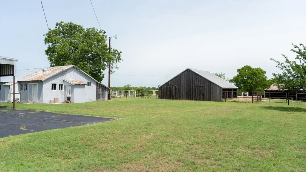 245 Private Road 4214 Decatur TX 76234