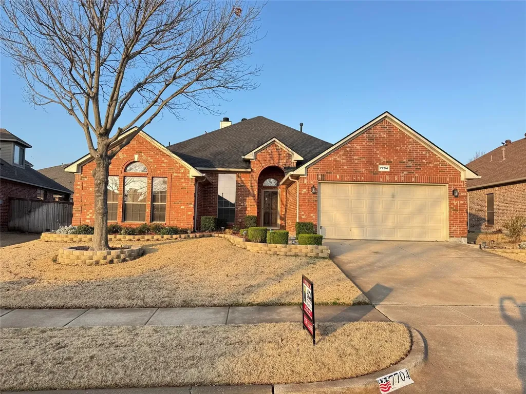 7704 Fallen Antler Place Arlington TX 76002