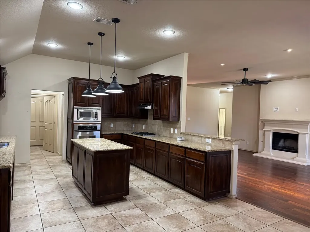 7704 Fallen Antler Place Arlington TX 76002