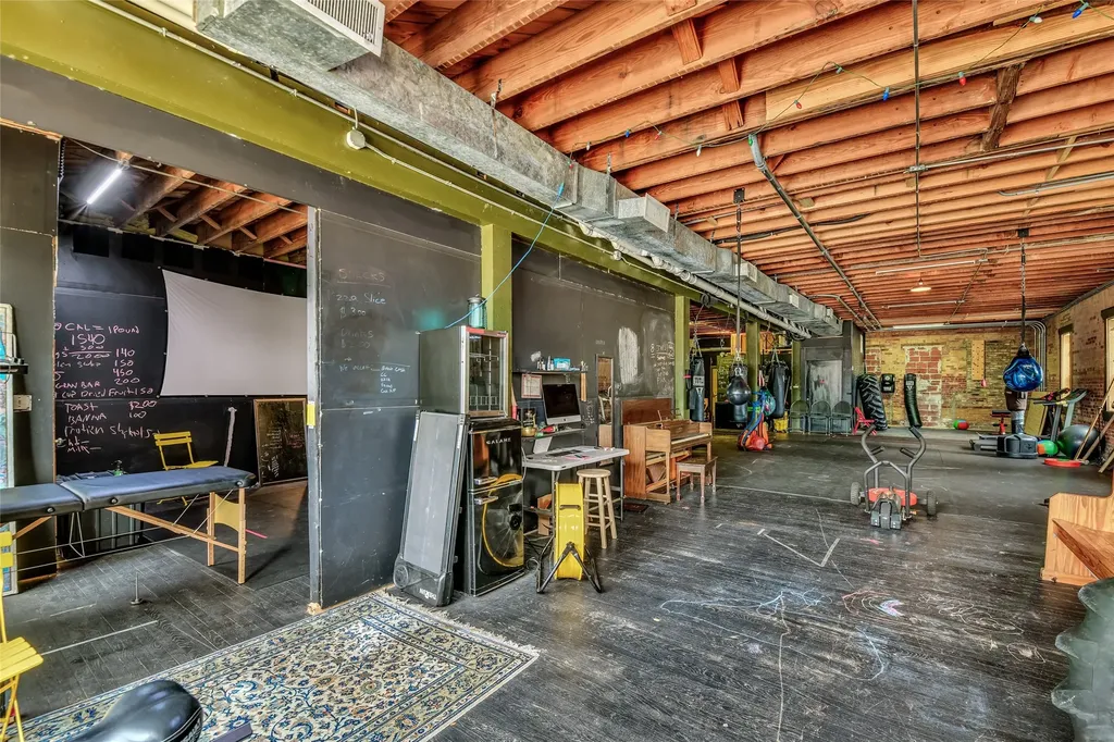 1411 Wesleyan Street Fort Worth TX 76105
