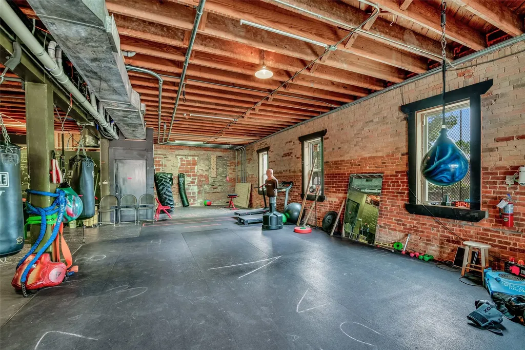 1411 Wesleyan Street Fort Worth TX 76105