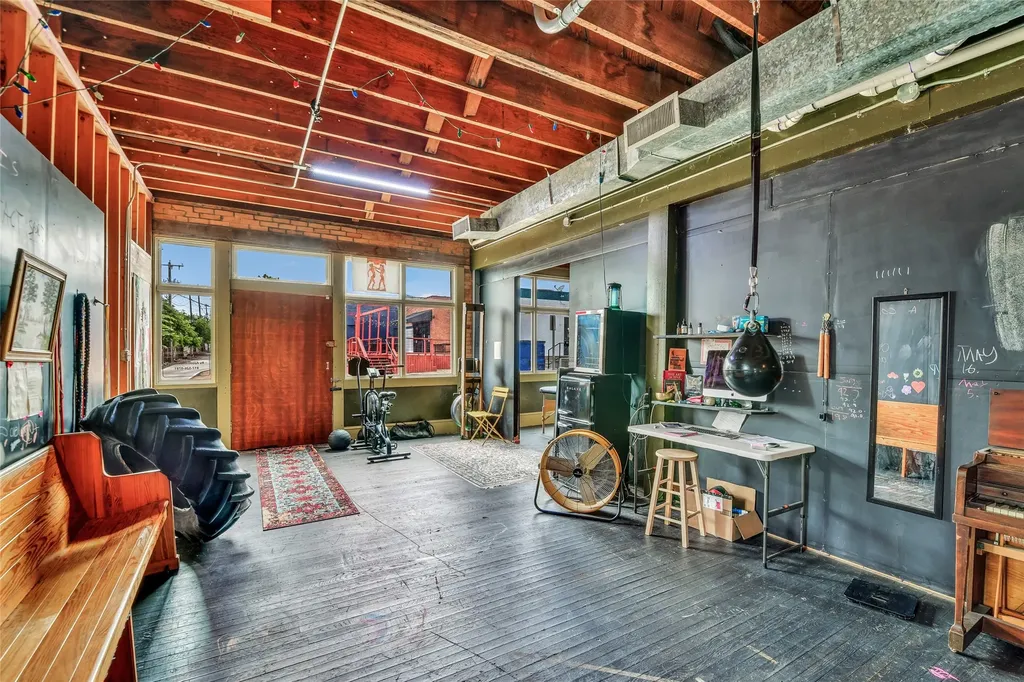 1411 Wesleyan Street Fort Worth TX 76105