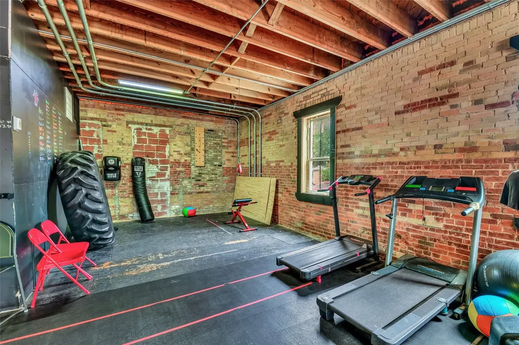 1411 Wesleyan Street Fort Worth TX 76105