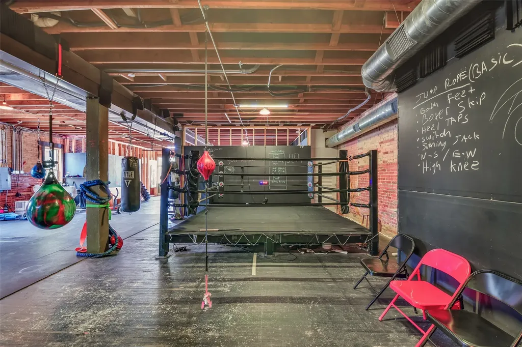 1411 Wesleyan Street Fort Worth TX 76105