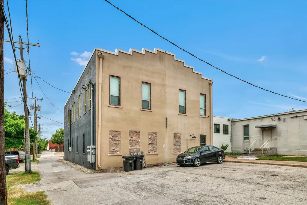 1411 Wesleyan Street Fort Worth TX 76105