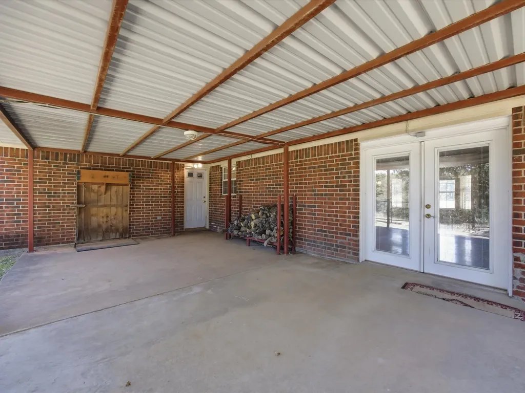 466 County Road 1180 Alvord TX 76225