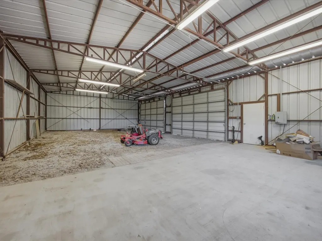 466 County Road 1180 Alvord TX 76225