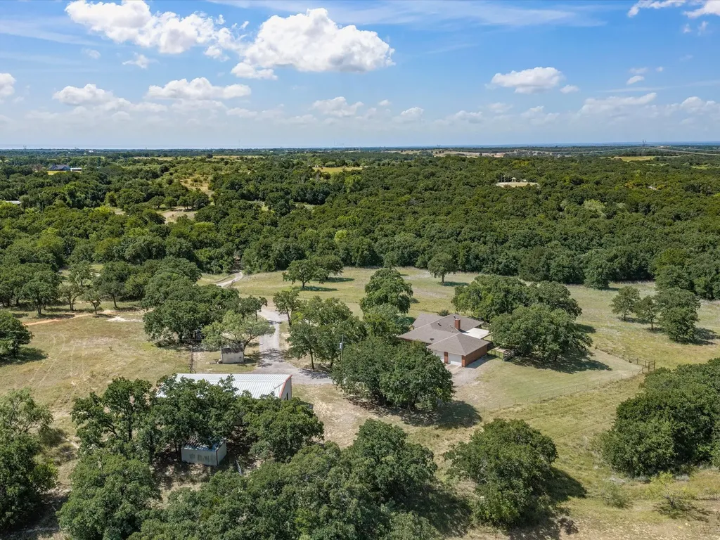 466 County Road 1180 Alvord TX 76225