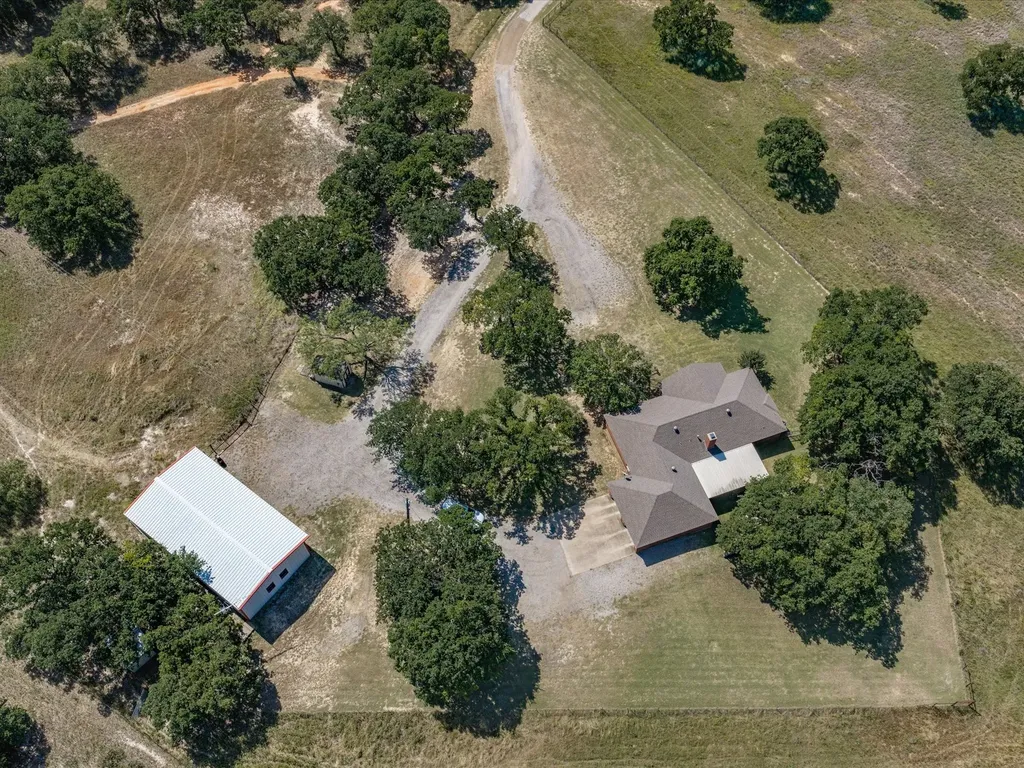 466 County Road 1180 Alvord TX 76225