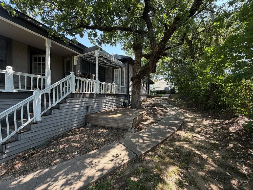 811 N Elm Street Sherman TX 75090
