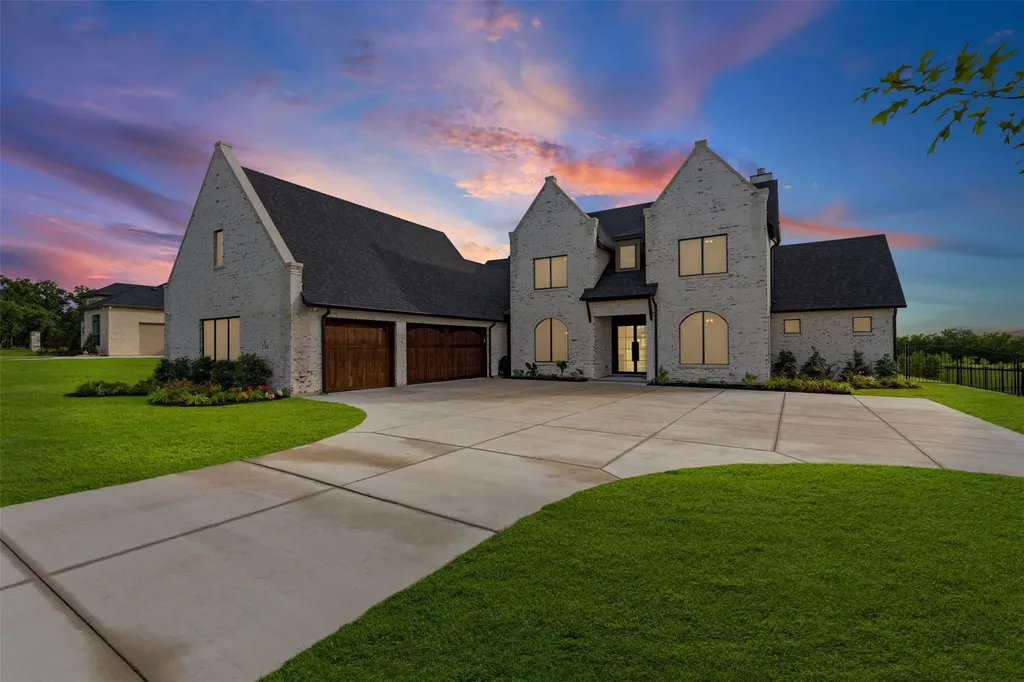 2704 Veridian Point Drive Burleson TX 76028