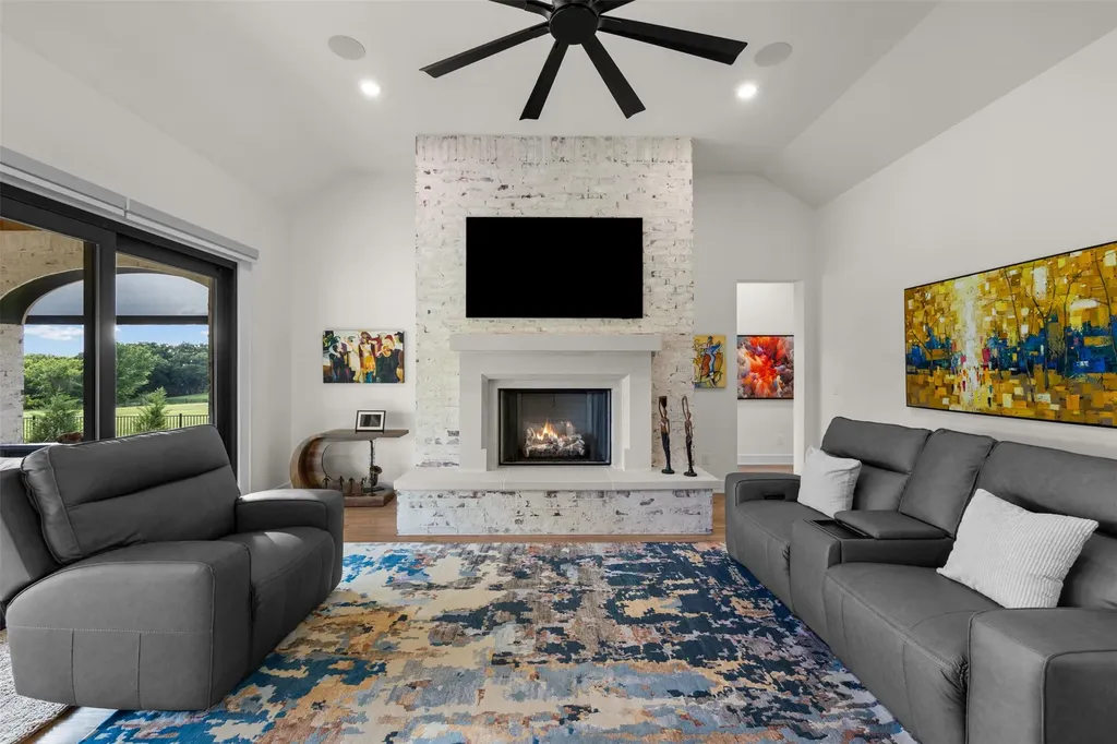 2704 Veridian Point Drive Burleson TX 76028