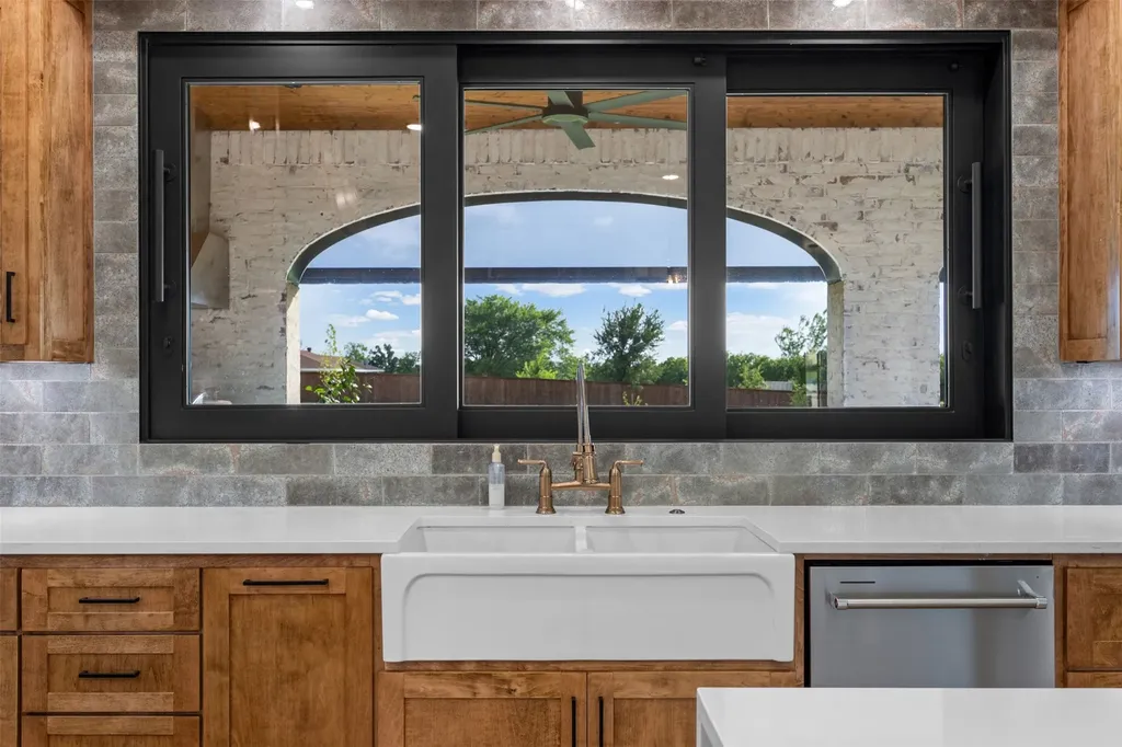 2704 Veridian Point Drive Burleson TX 76028