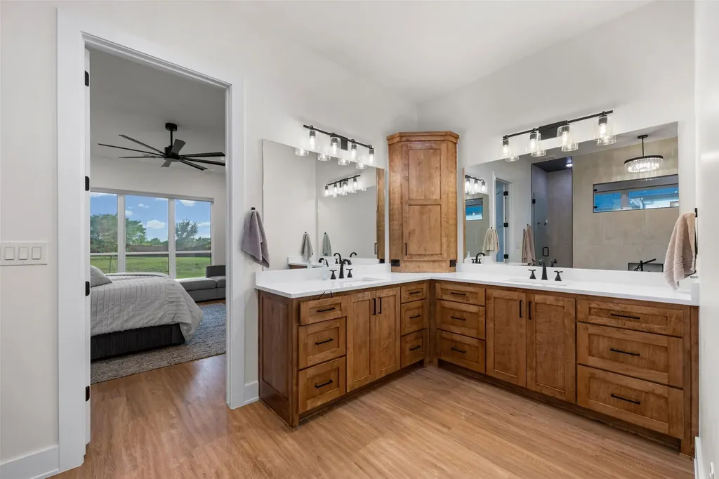 2704 Veridian Point Drive Burleson TX 76028