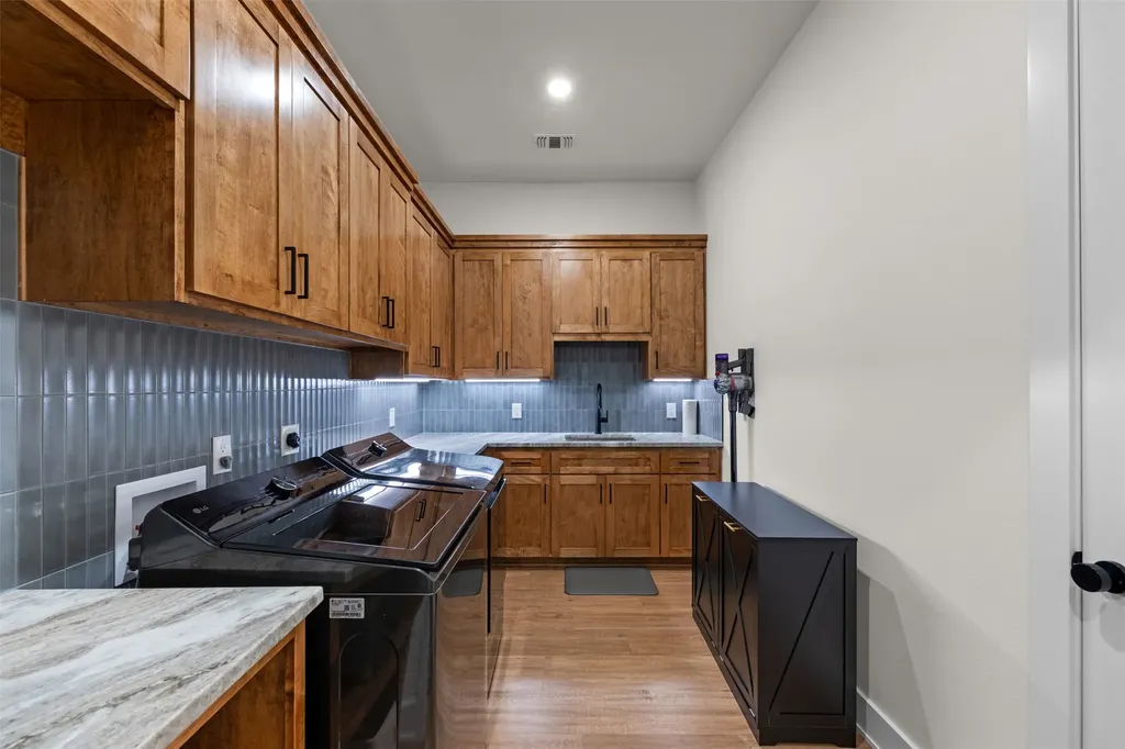 2704 Veridian Point Drive Burleson TX 76028