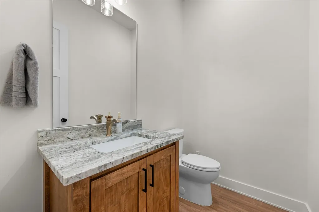 2704 Veridian Point Drive Burleson TX 76028