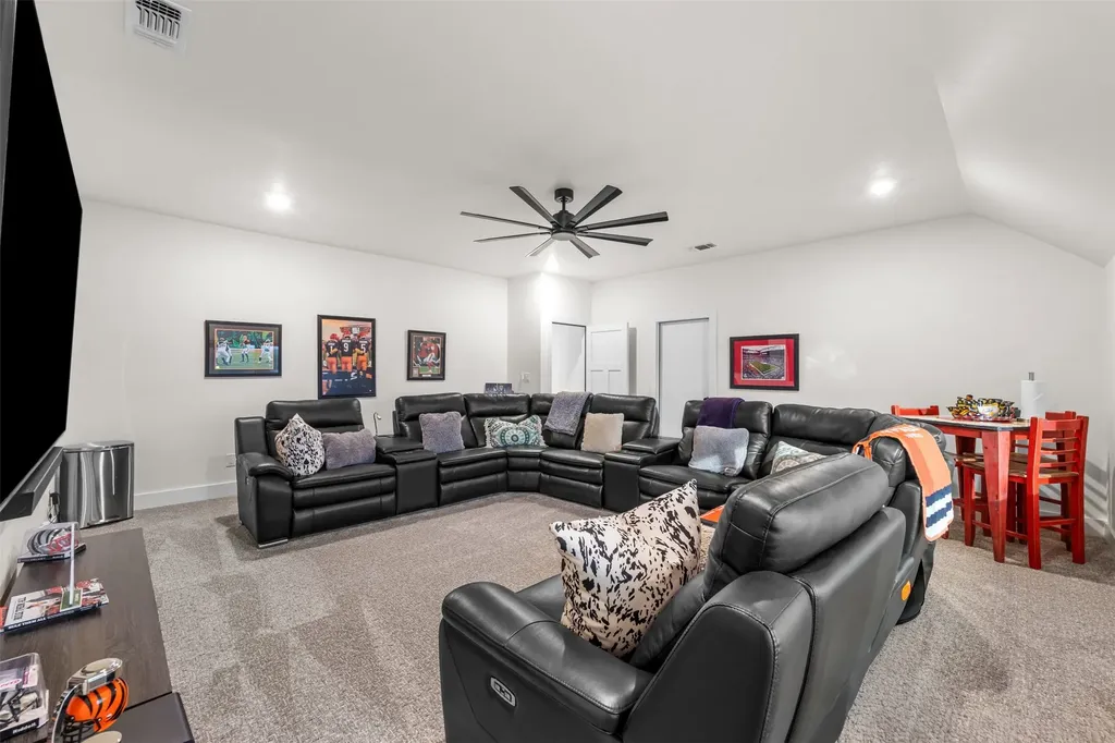 2704 Veridian Point Drive Burleson TX 76028