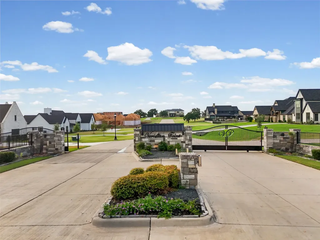 2704 Veridian Point Drive Burleson TX 76028