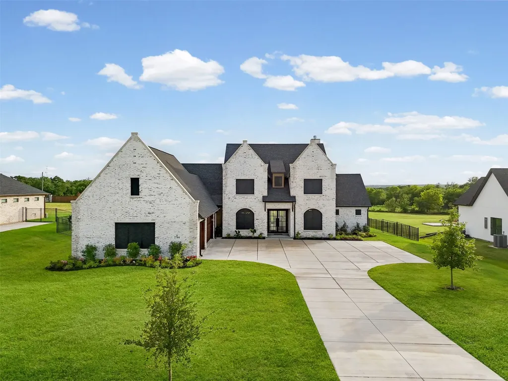 2704 Veridian Point Drive Burleson TX 76028