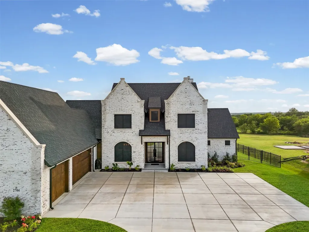2704 Veridian Point Drive Burleson TX 76028