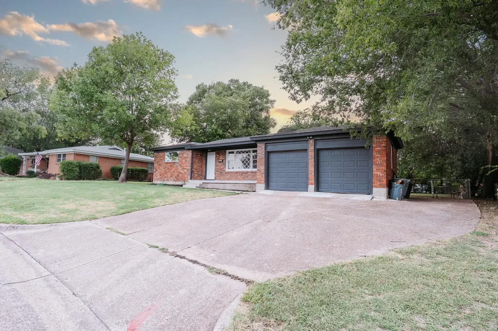 3617 Bewley Street North Richland Hills TX 76117