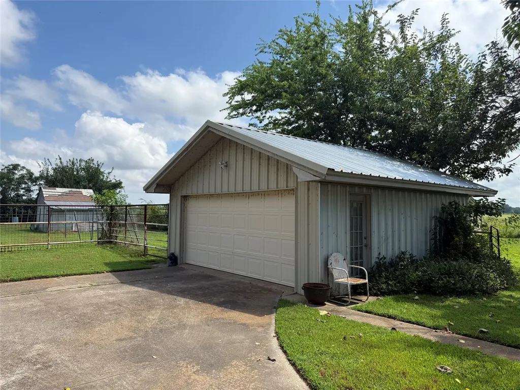 446 County Road 1605 Ravenna TX 75476
