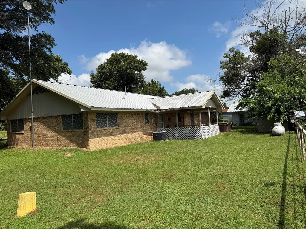 446 County Road 1605 Ravenna TX 75476
