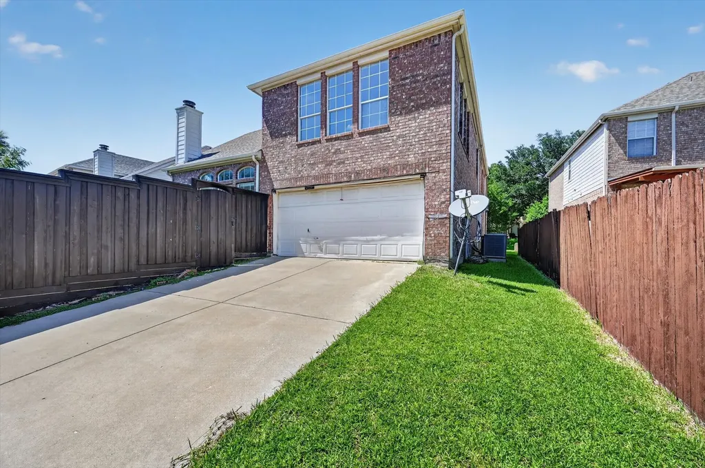 2328 Hunters Run Drive Plano TX 75025