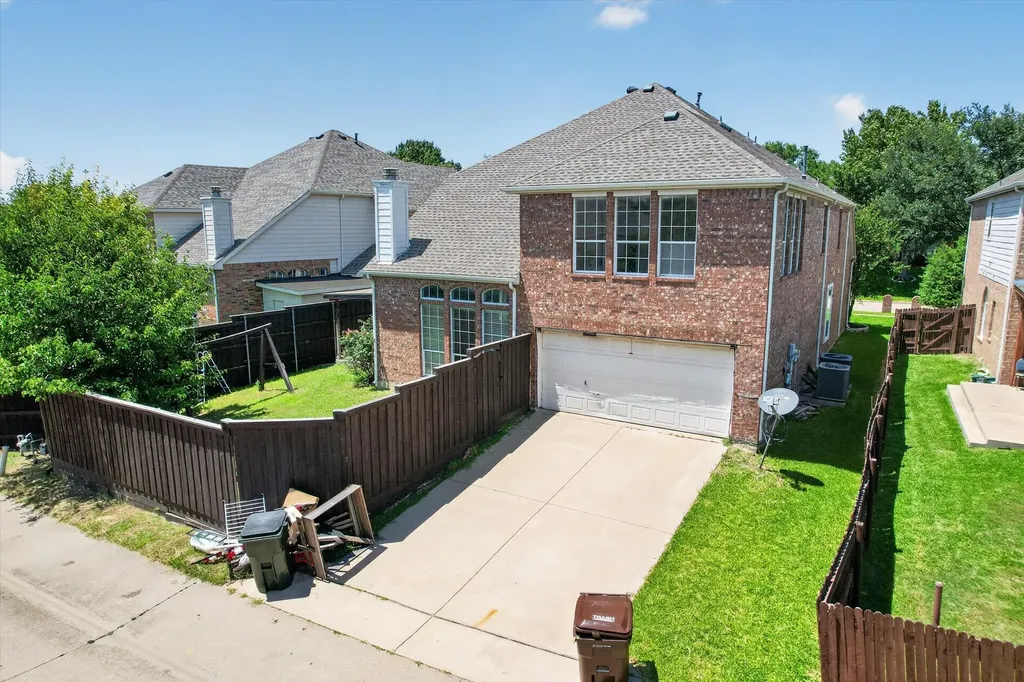 2328 Hunters Run Drive Plano TX 75025