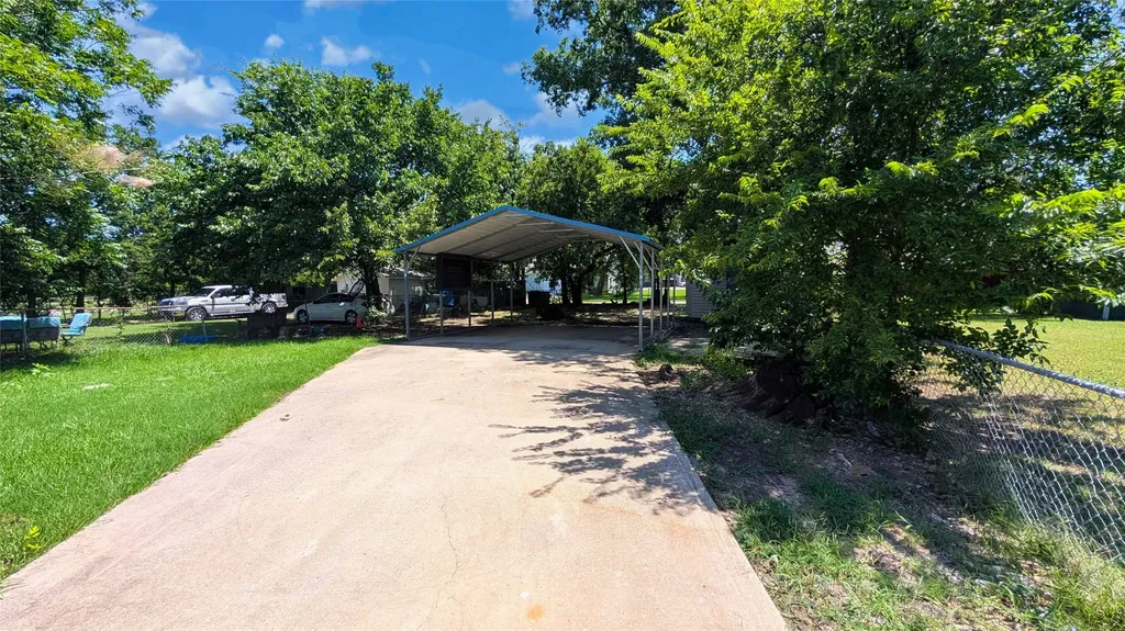 1415 N Luckett Street Sherman TX 75090