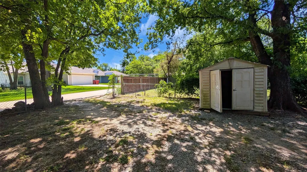 1415 N Luckett Street Sherman TX 75090