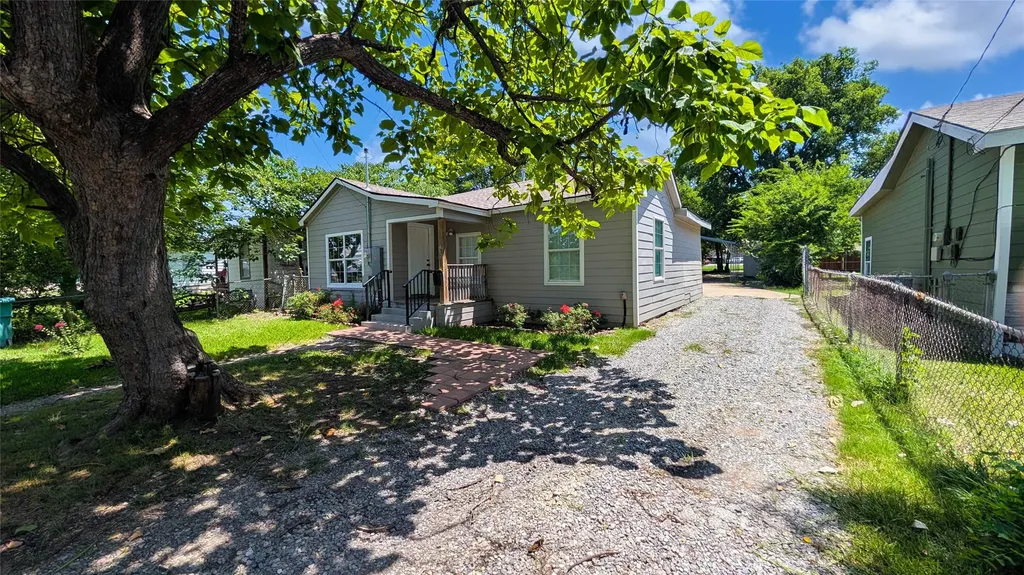 1415 N Luckett Street Sherman TX 75090