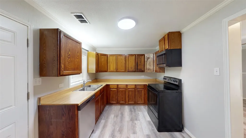 1415 N Luckett Street Sherman TX 75090