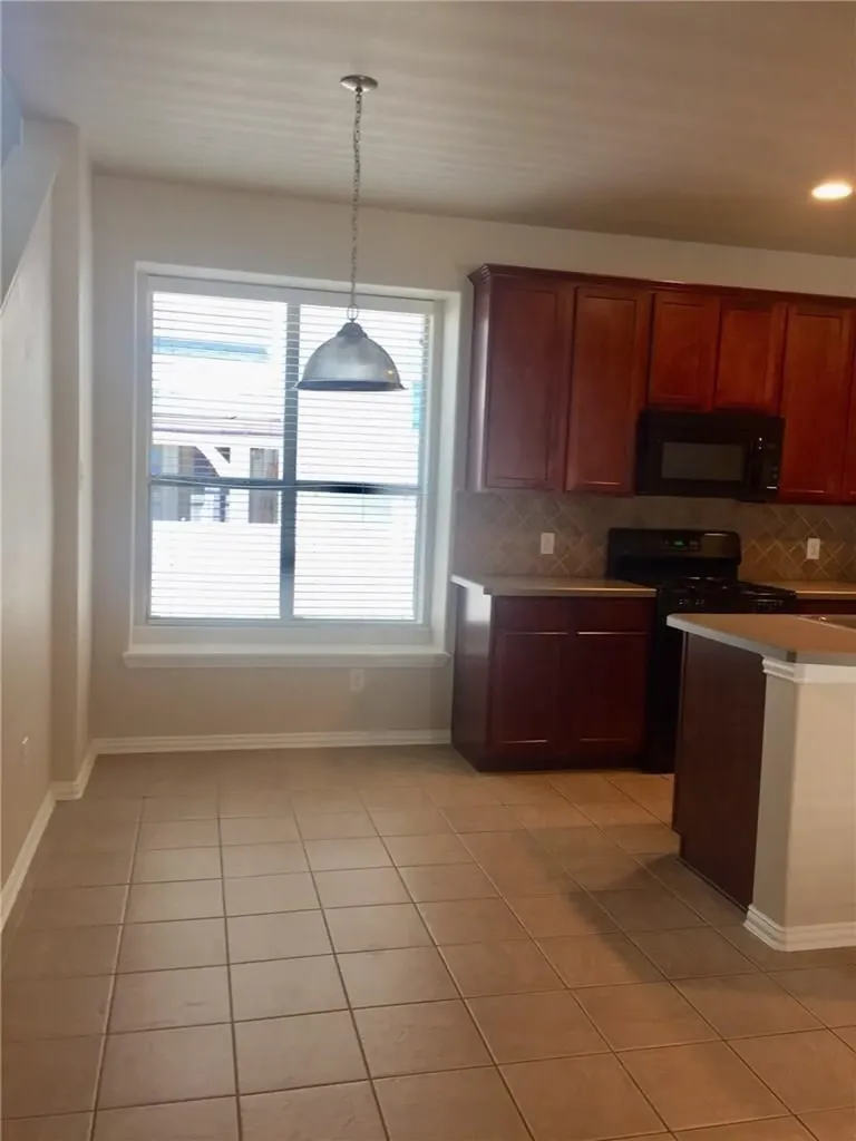 1016 Grey Fox Drive Savannah TX 76227