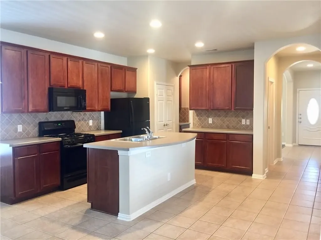 1016 Grey Fox Drive Savannah TX 76227
