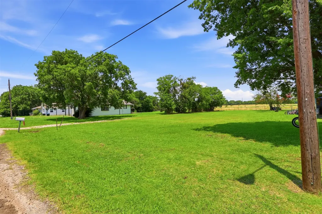 2501 Mcfarland Caddo Mills TX 75135