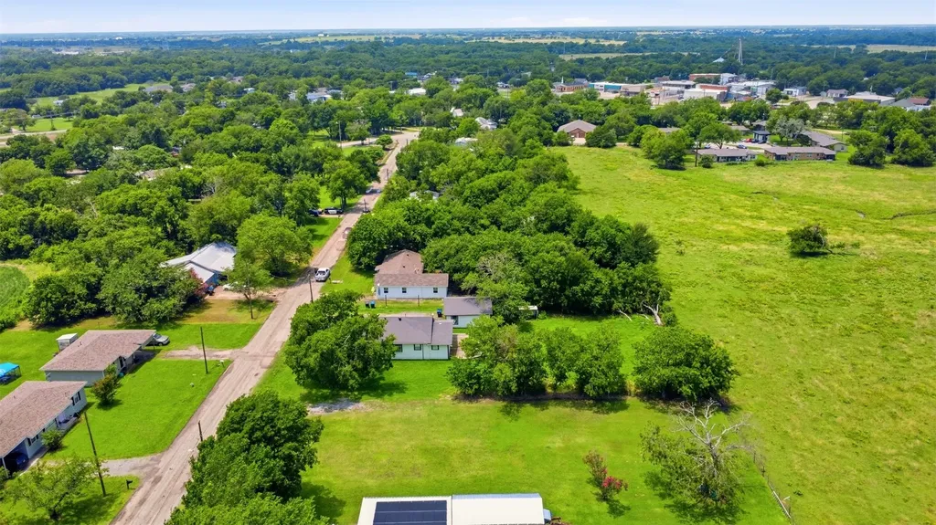 2501 Mcfarland Caddo Mills TX 75135