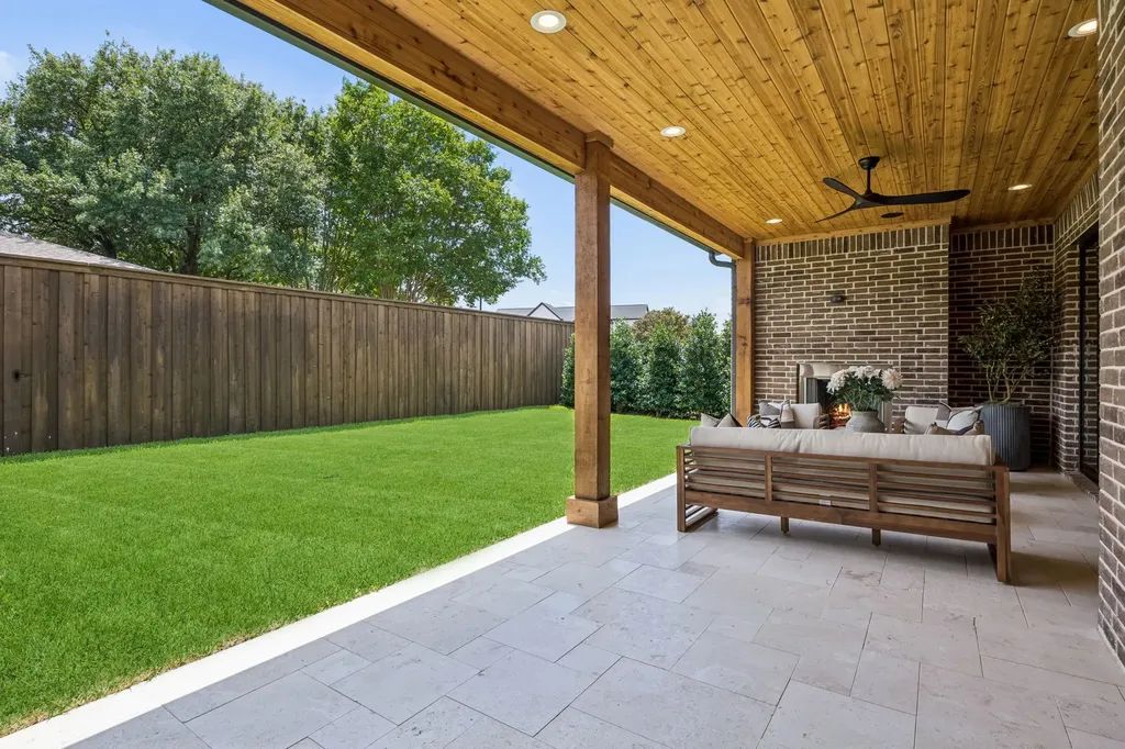 7308 Tangleglen Drive Dallas TX 75248