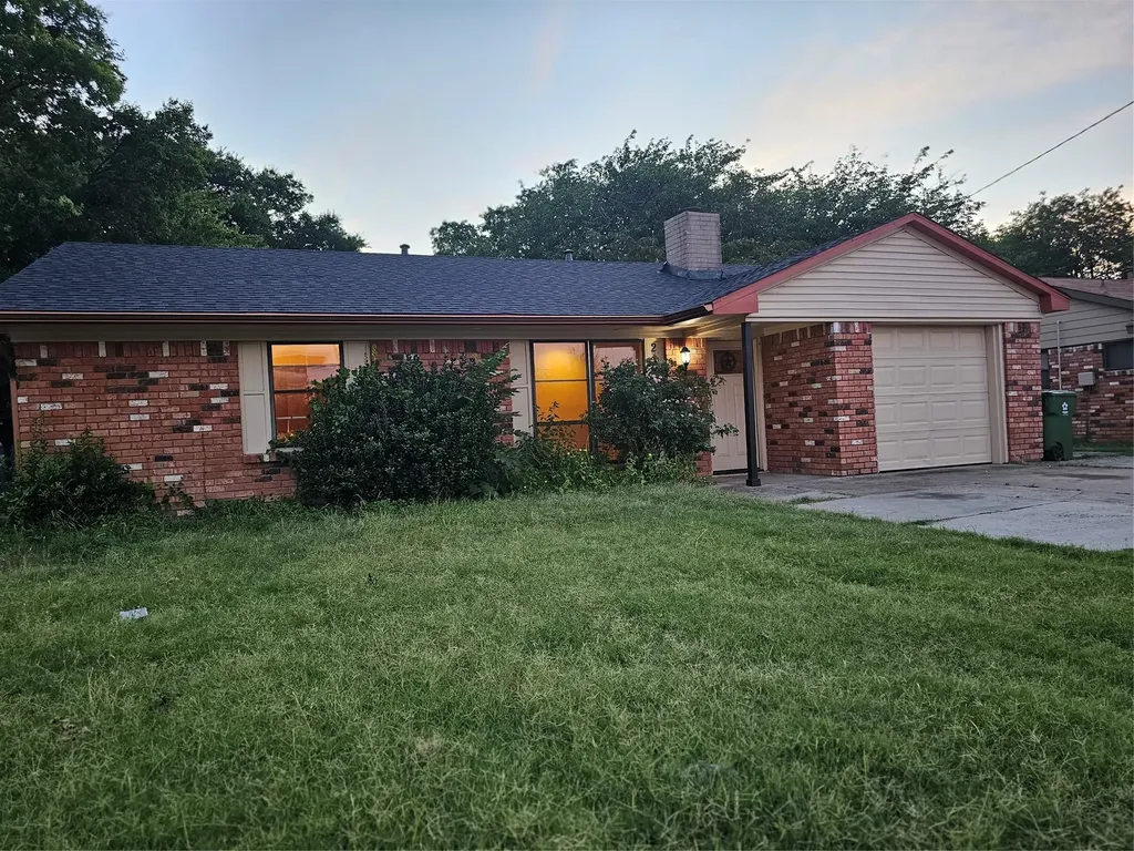 237 N Murphy Murphy TX 75094