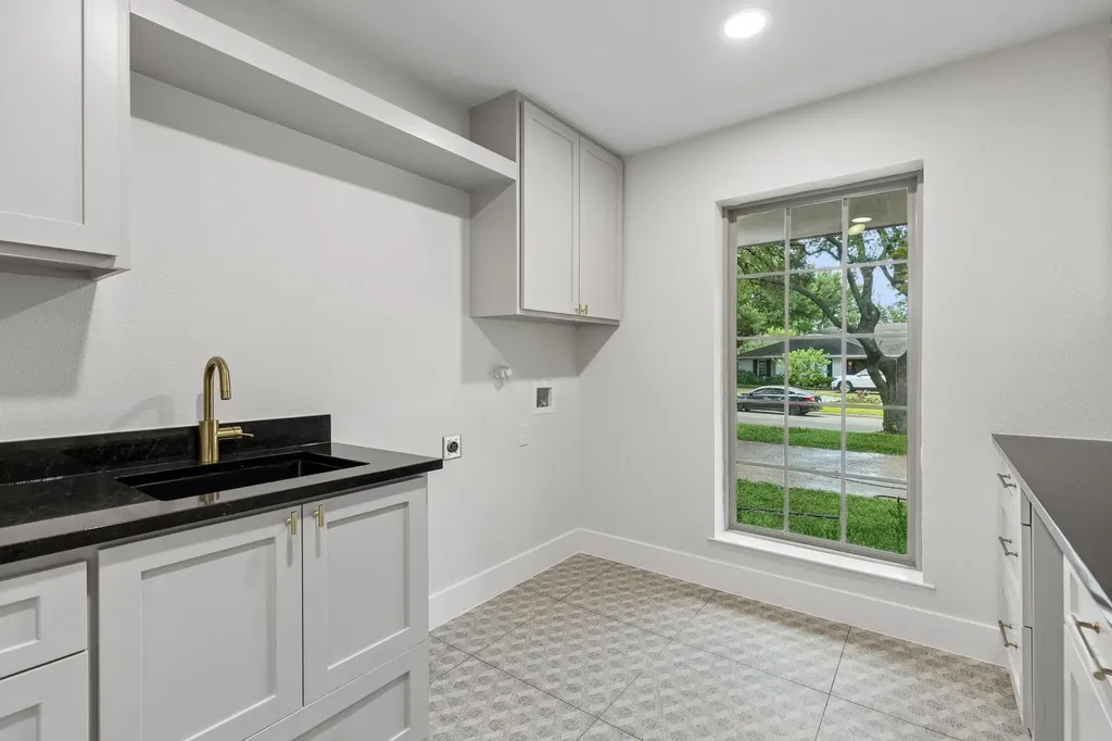 6941 Midcrest Drive Dallas TX 75254