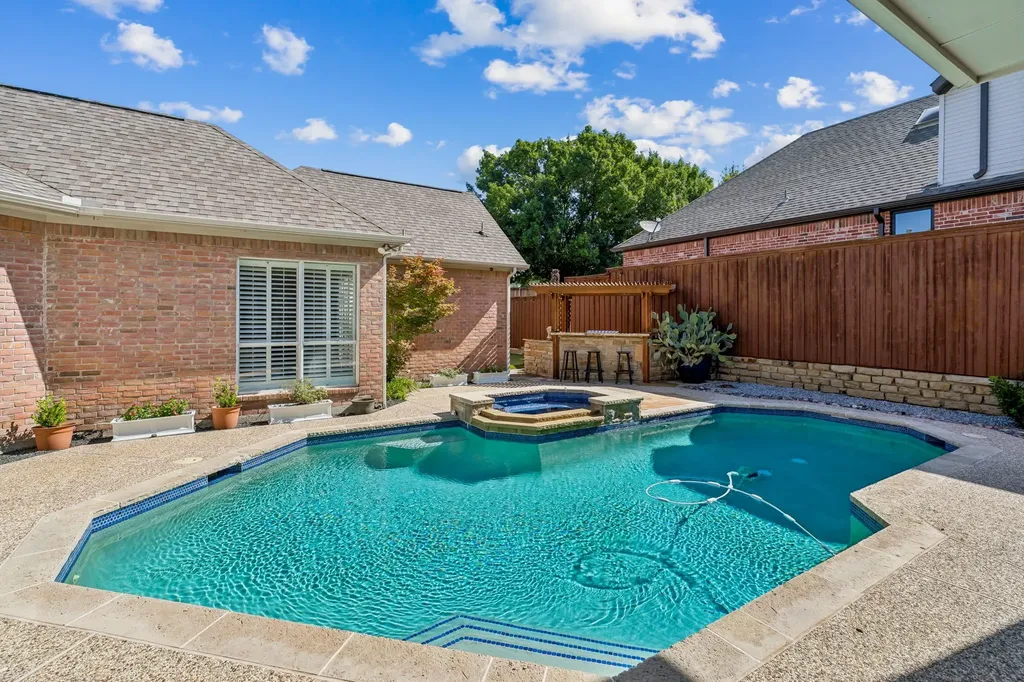 6413 Vicki Lane Plano TX 75093