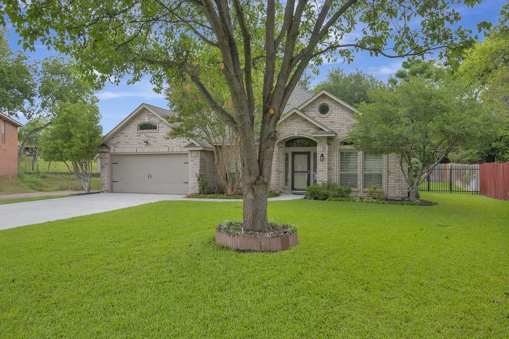4731 Saddlebrook Drive Benbrook TX 76116