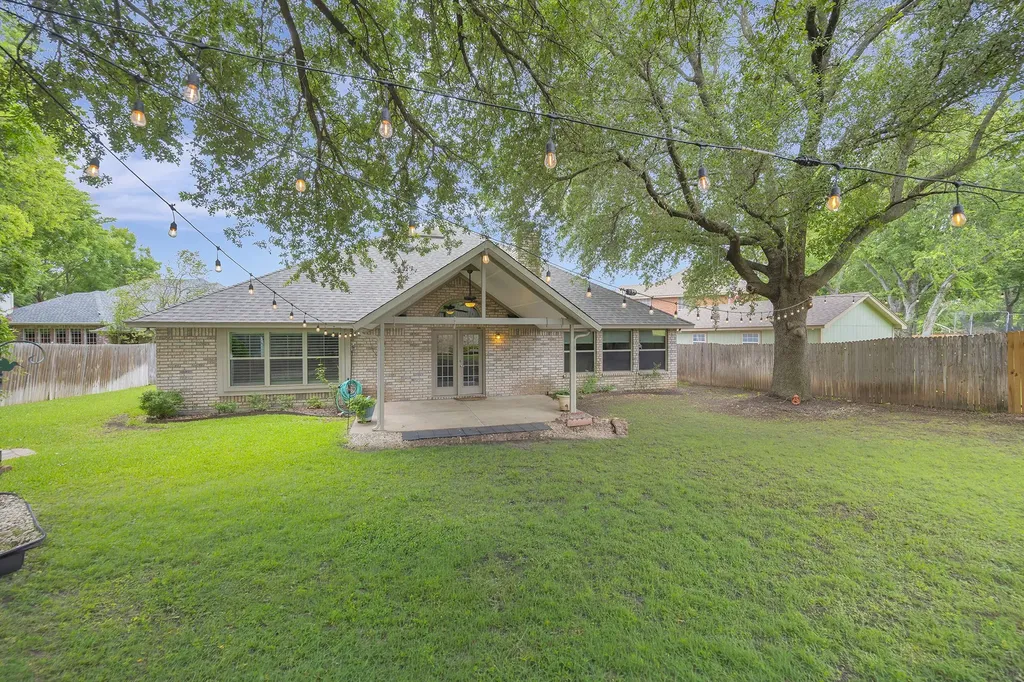 4731 Saddlebrook Drive Benbrook TX 76116