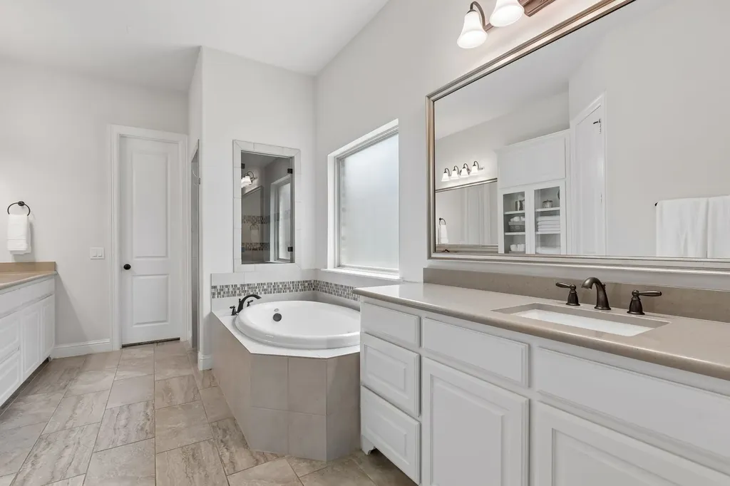 7812 Ivey The Colony TX 75056