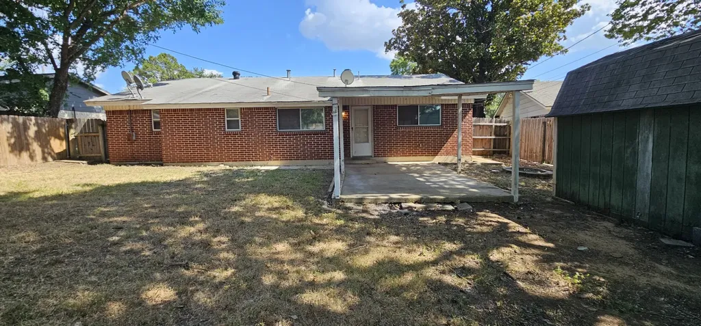 7205 Merry Lane Fort Worth TX 76112