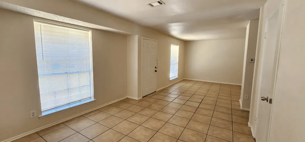 7205 Merry Lane Fort Worth TX 76112