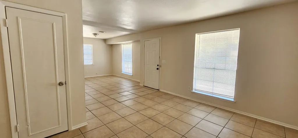 7205 Merry Lane Fort Worth TX 76112