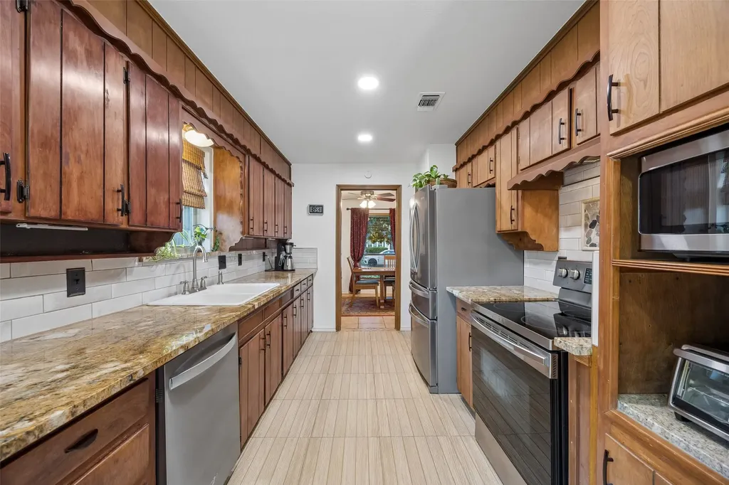 2104 Westlake Drive Plano TX 75075