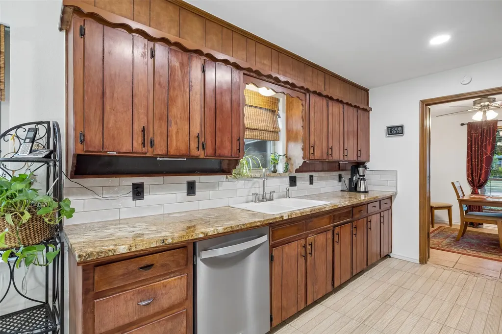 2104 Westlake Drive Plano TX 75075