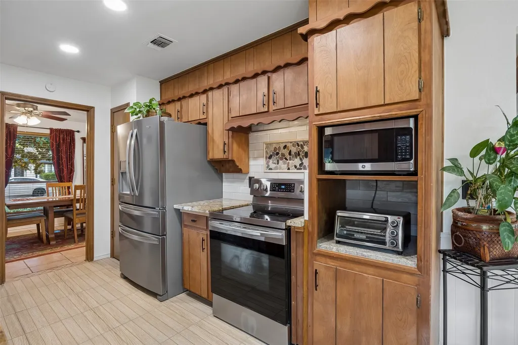 2104 Westlake Drive Plano TX 75075